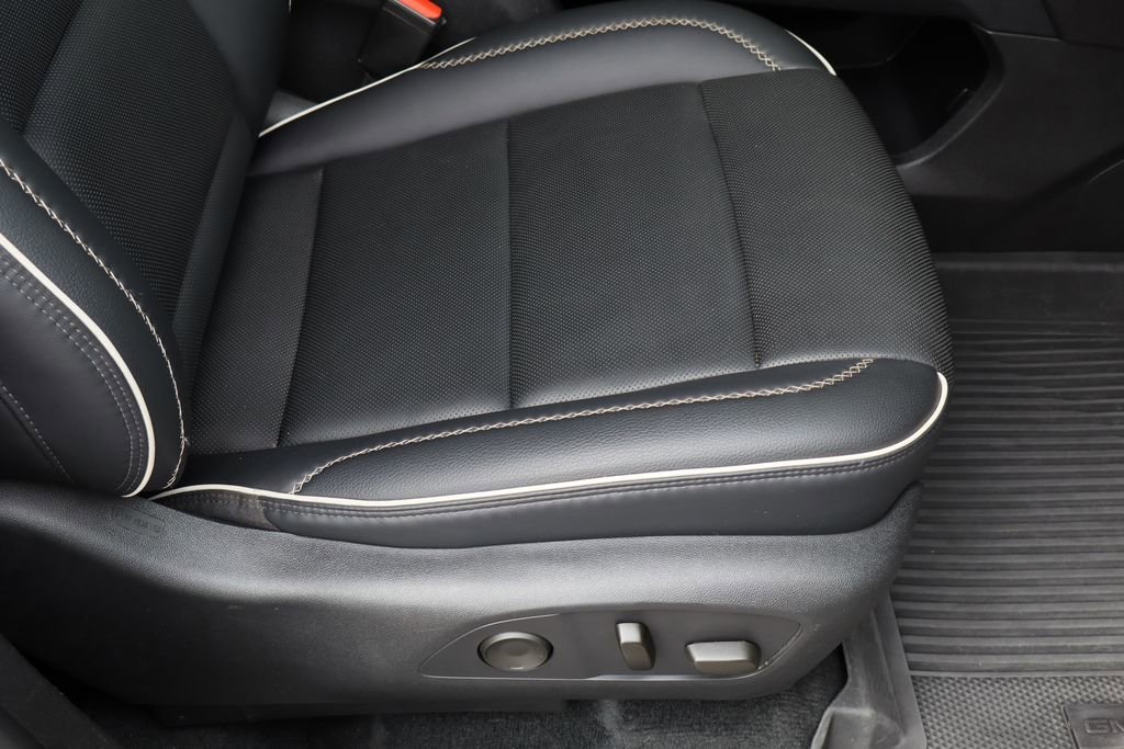 2024 GMC Acadia Denali - Photo 30