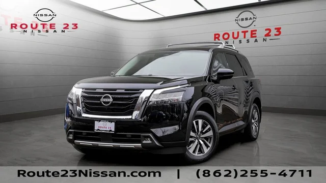 2024 Nissan Pathfinder SL