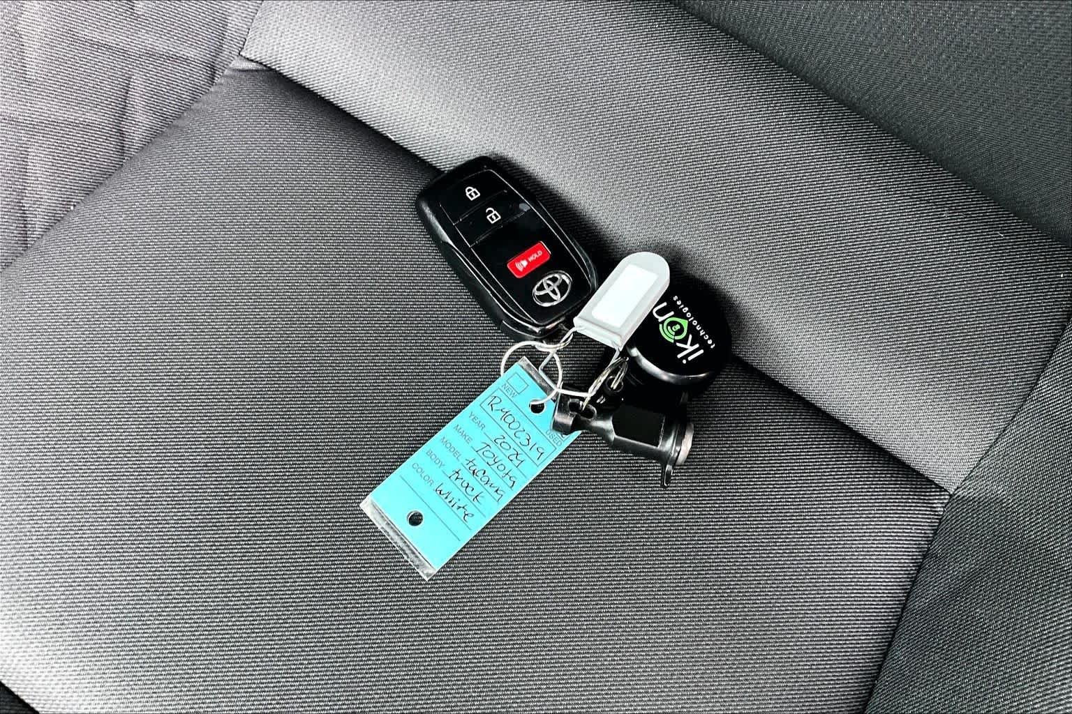 Used 2024 Ice Cap Toyota SR5 image 15
