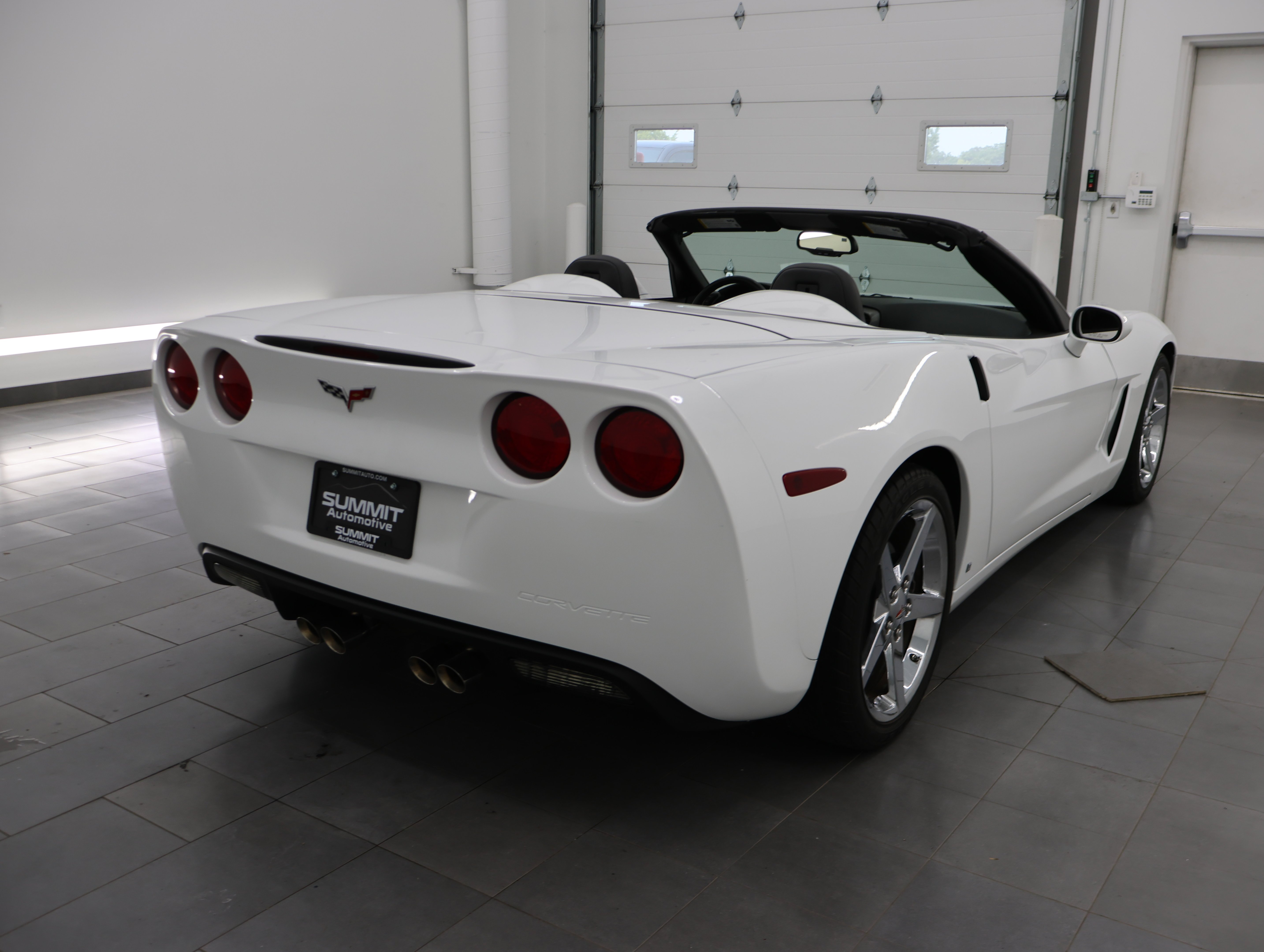 Used 2007 Arctic White Chevrolet  image 53