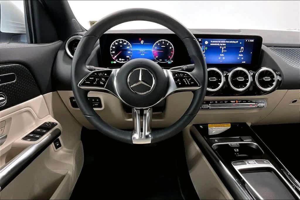 Certified Used 2026 Polar White Mercedes-Benz GLA 250 image 5
