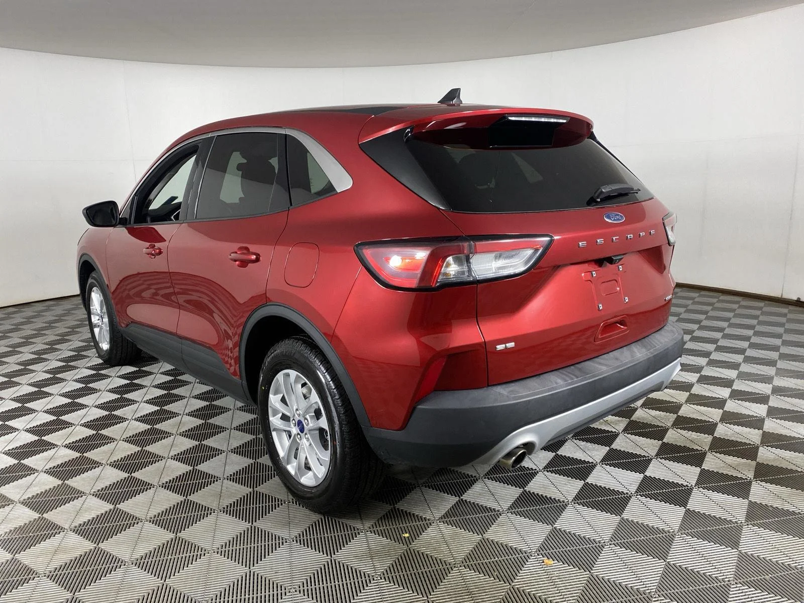 Used 2022 Rapid Red Metallic Tinted Clearcoat Ford  image 15
