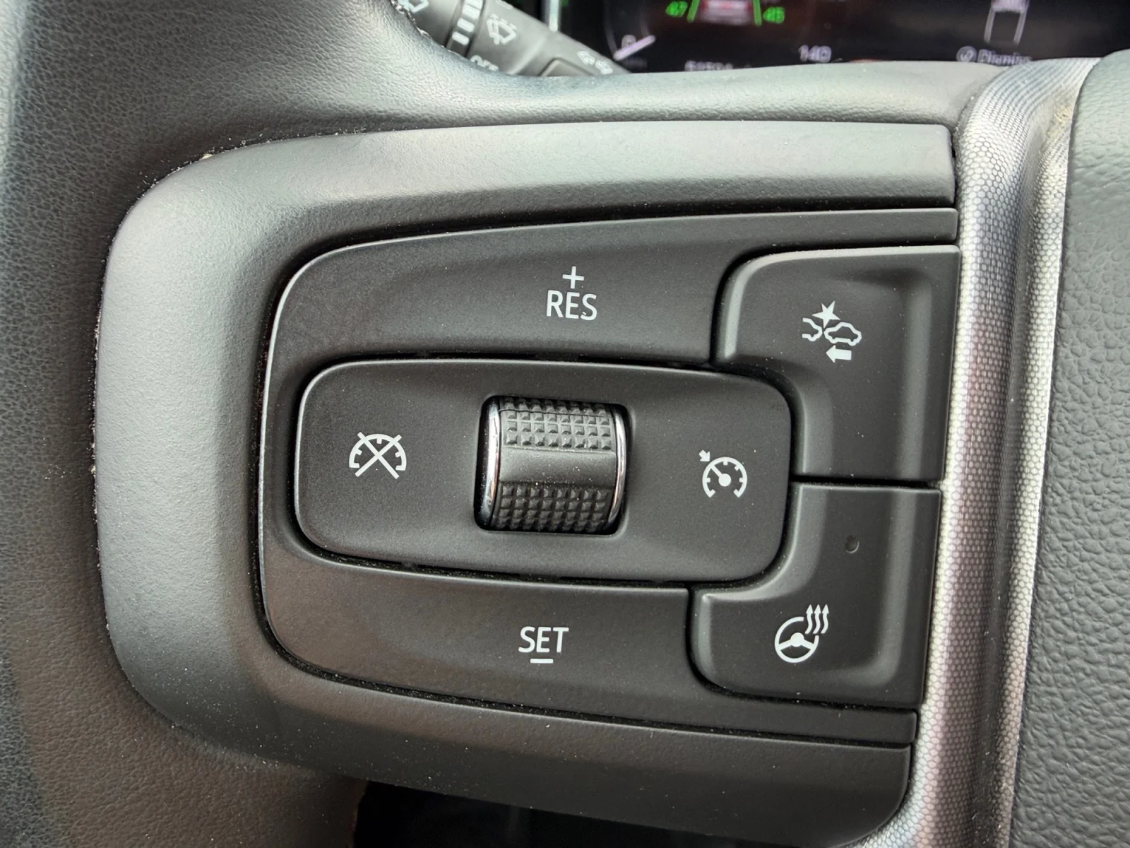 Used 2025 Summit White GMC SLT image 24