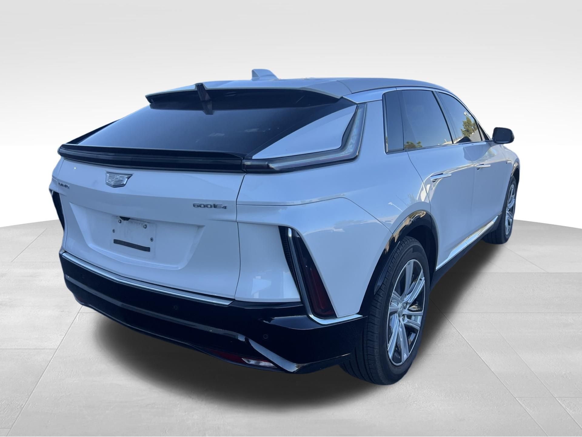 Used 2024 White Cadillac Tech image 5