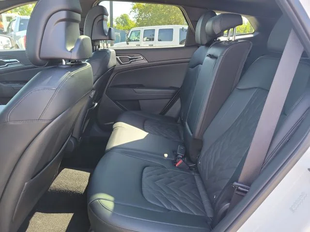 Used 2024 White Kia X-Pro image 12