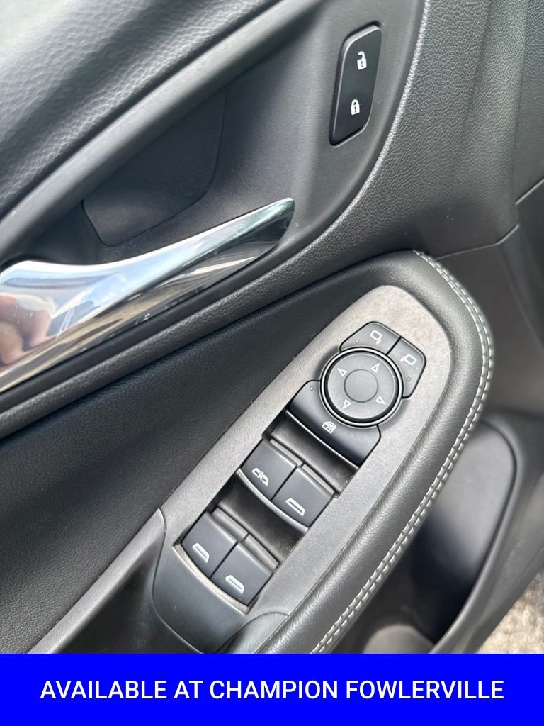 Used 2023 Black Buick Select image 23