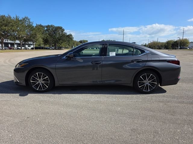 2025 Lexus ES 350 - Photo 6