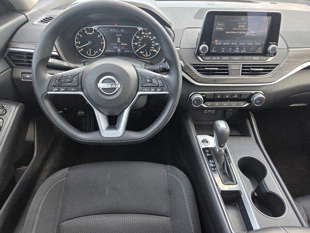Used 2025 Brilliant Silver Metallic Nissan SV image 24