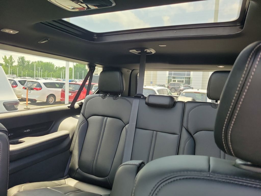 New 2026 Baltic Gray Metallic Clearcoat Jeep Summit Obsidian image 12