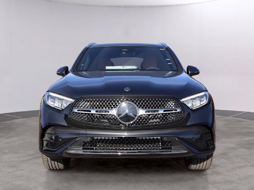 Used 2026 Graphite Grey Metallic Mercedes-Benz GLC 300 image 2