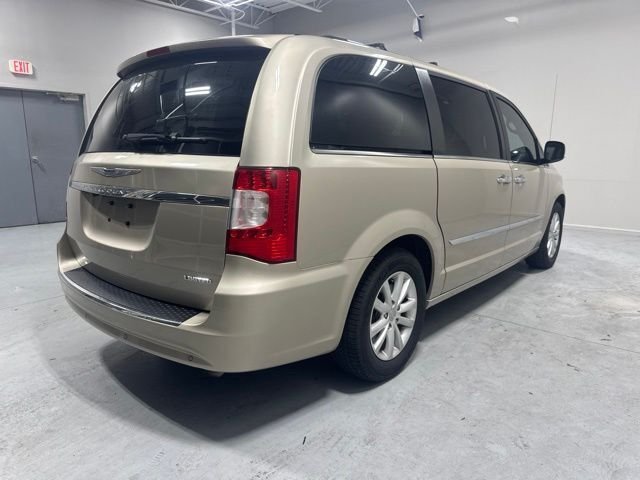 Used 2015 Beige Chrysler Limited image 5
