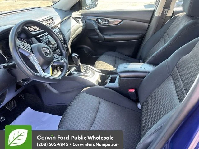 Used 2017 Caspian Blue Nissan  image 12