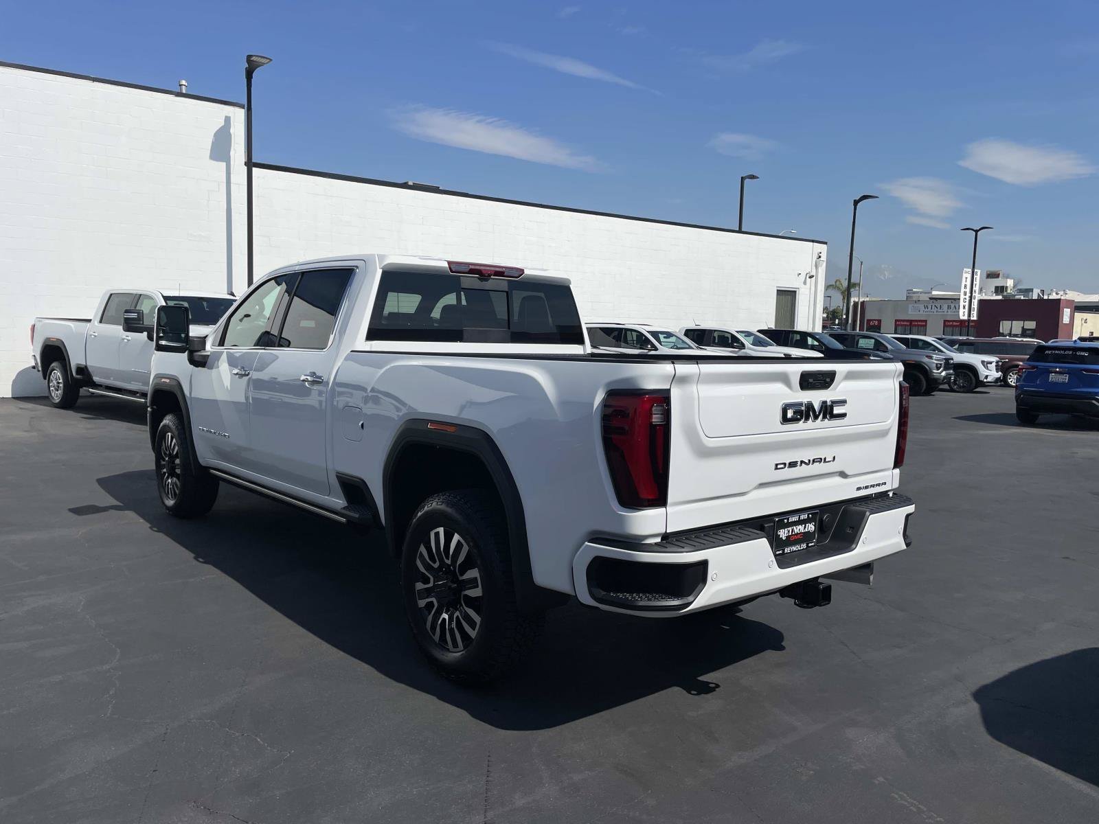 New 2026 Summit White GMC Denali Ultimate image 4