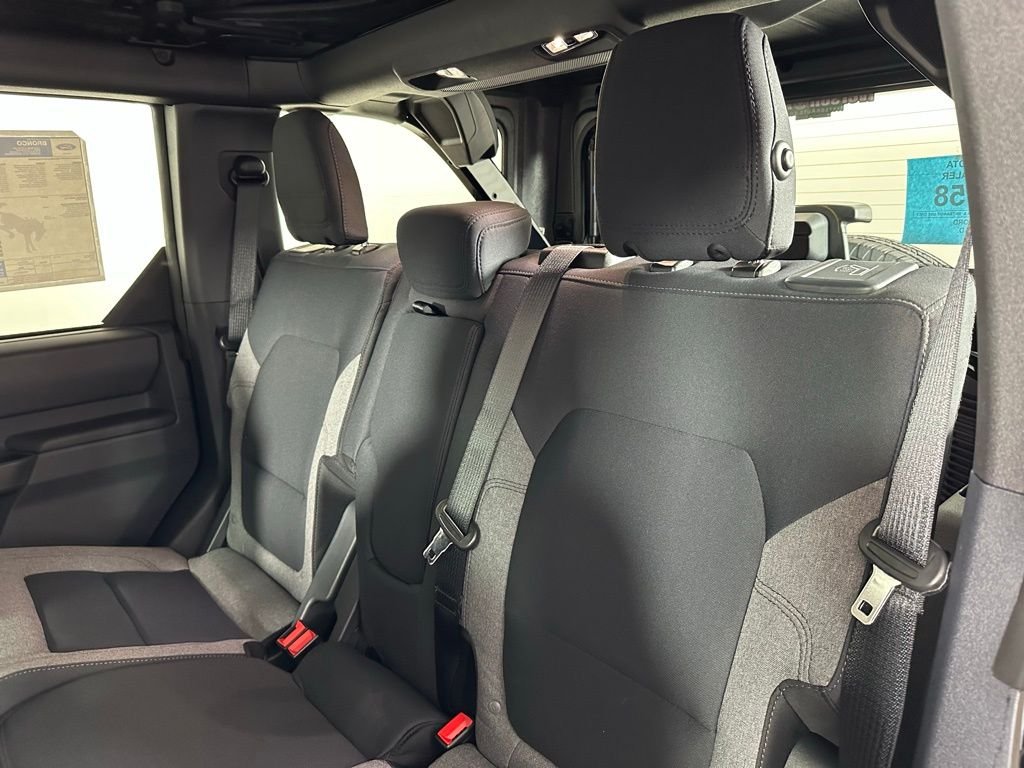 2025 Ford Bronco 4-Door Base - Photo 16