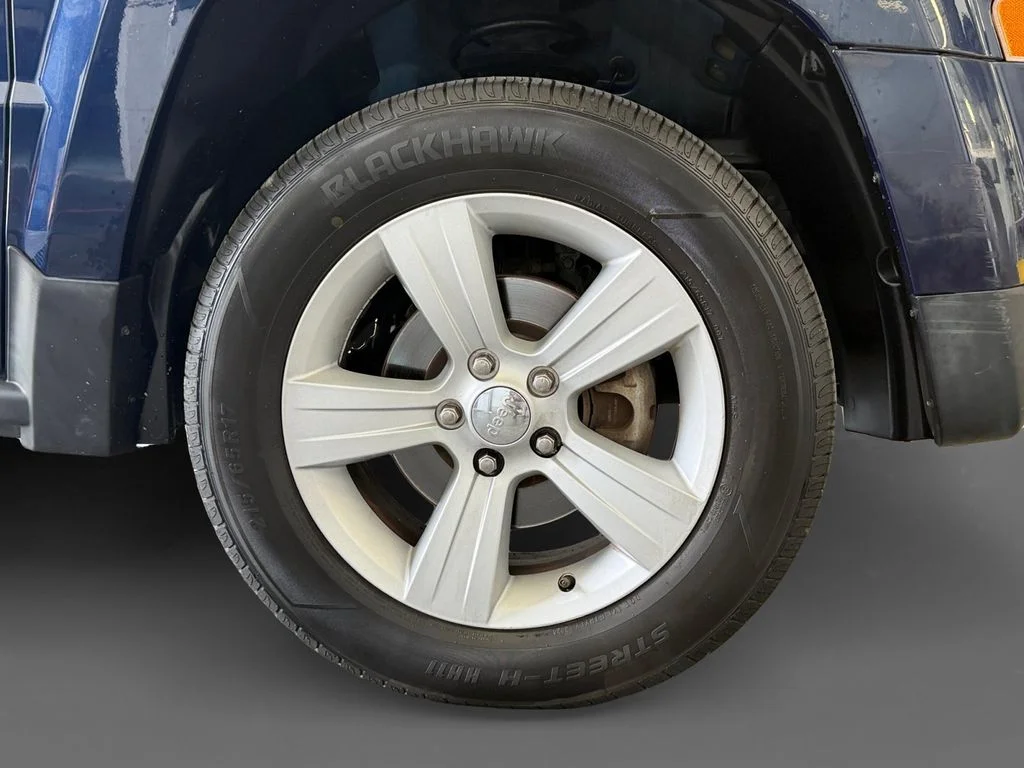 Used 2016 Blue Jeep Sport image 8