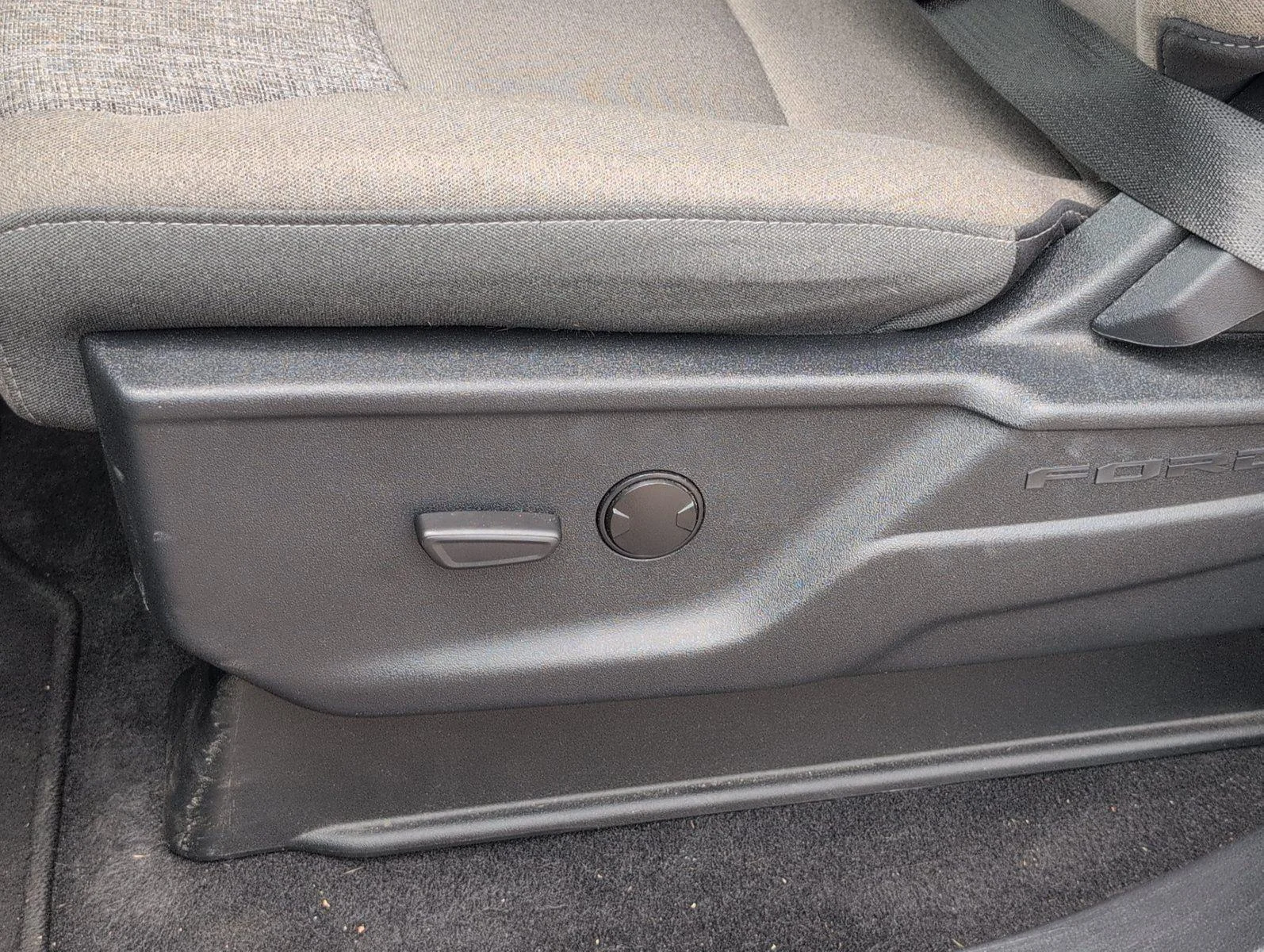 Used 2024 Iconic Silver Ford XLT image 15