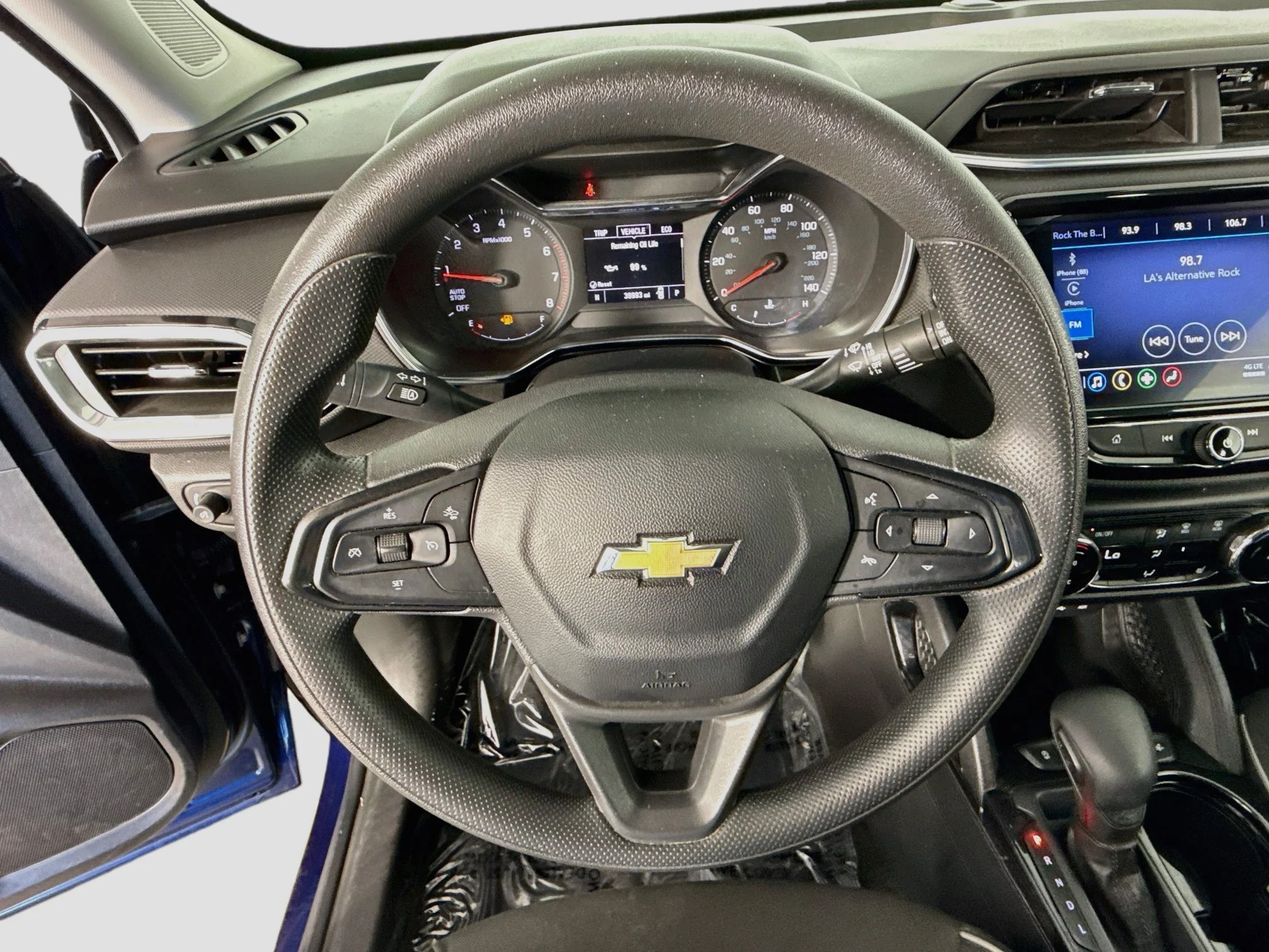 Used 2023 BLUE GLOW METALLIC Chevrolet LT image 13
