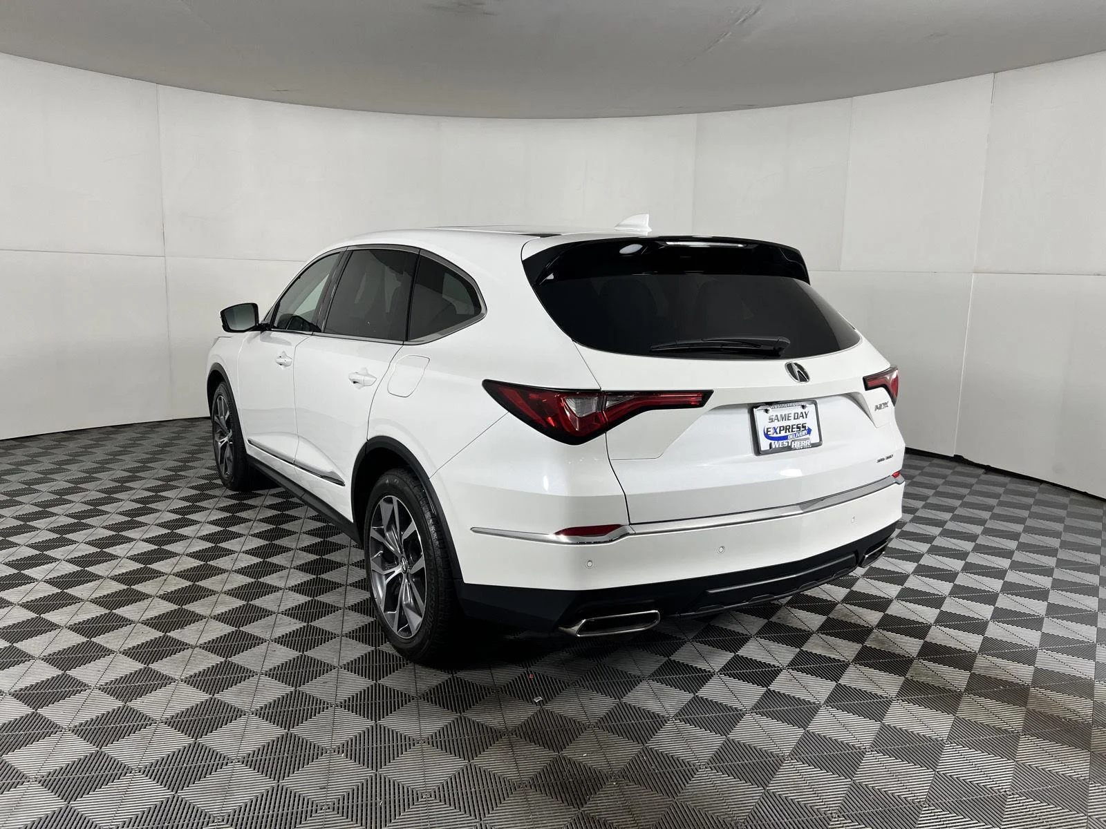 Used 2024 Platinum White Pearl Acura  image 7
