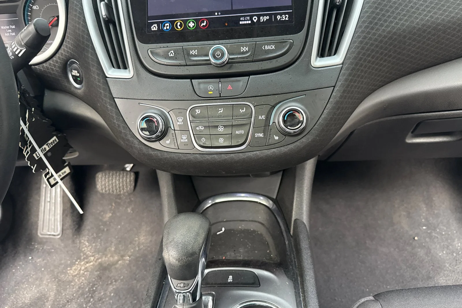 Used 2023 SUMMIT WHITE Chevrolet LT image 17