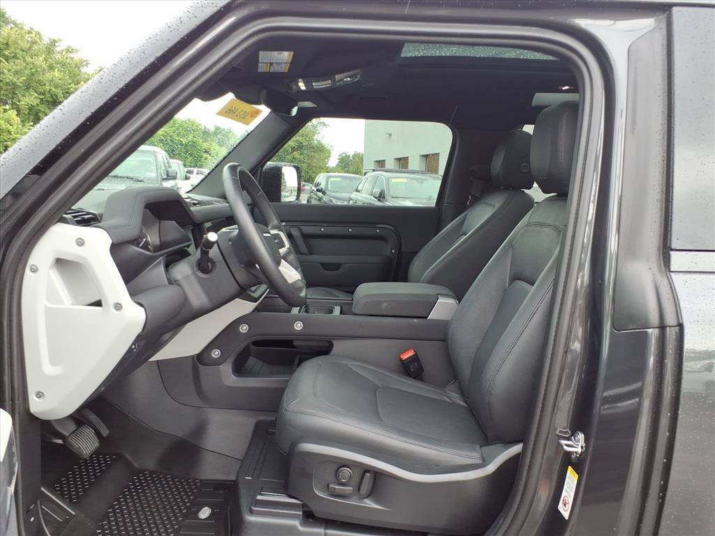 Certified Used 2023 Carpathian Grey Premium Metallic Land Rover SE image 11