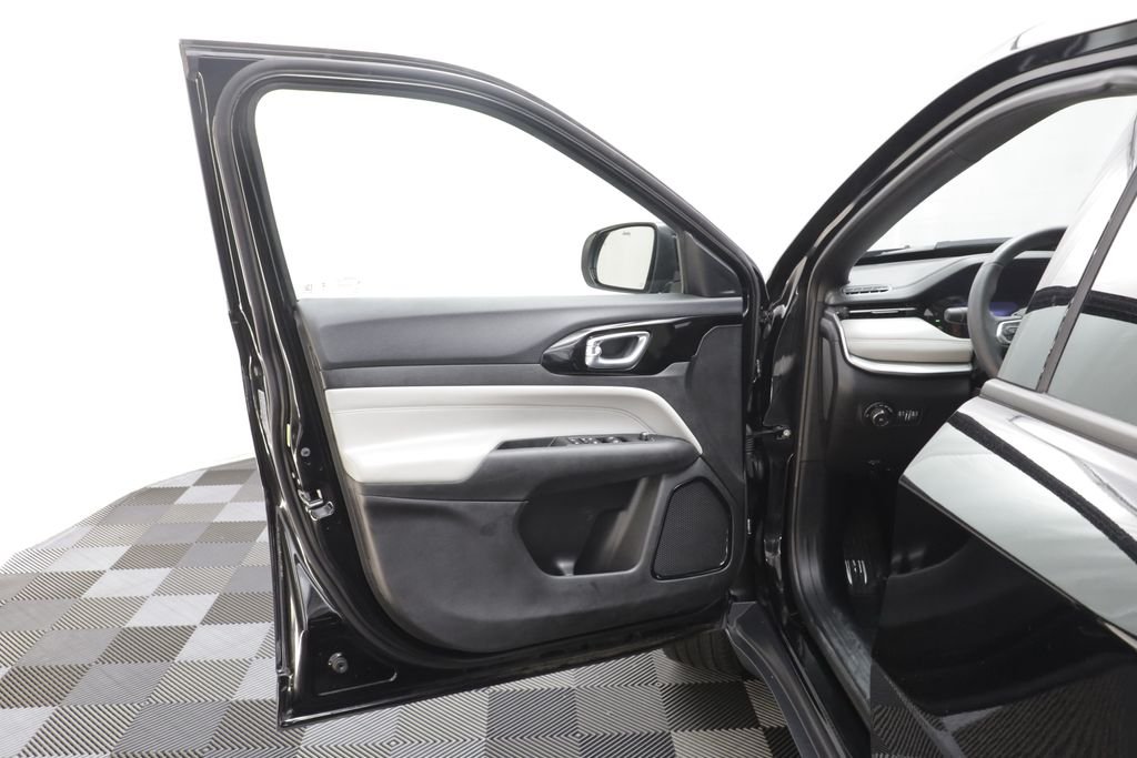Used 2025 Black Jeep Limited image 5