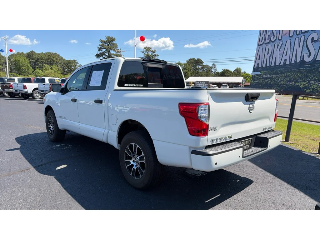 2023 Nissan Titan SV - Photo 6