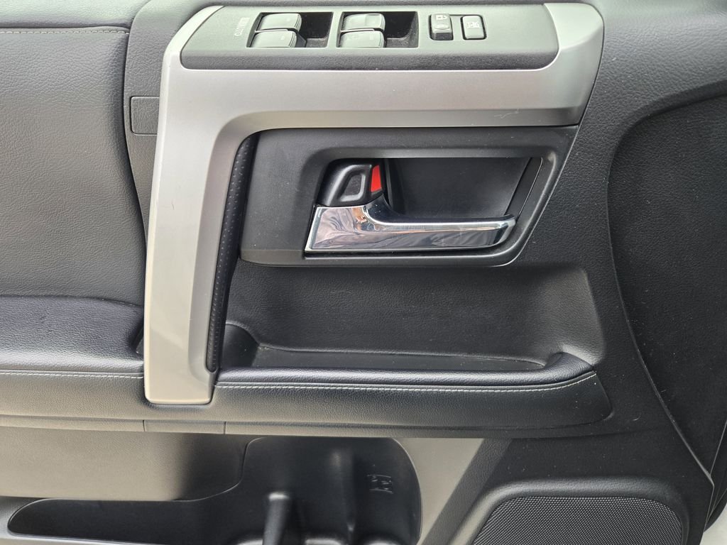 Used 2021 White Toyota SR5 image 15