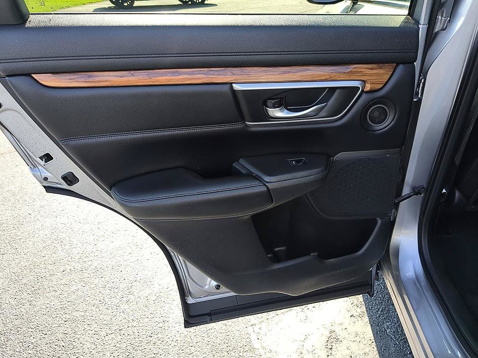 Used 2018 Lunar Silver Metallic Honda EX-L image 28