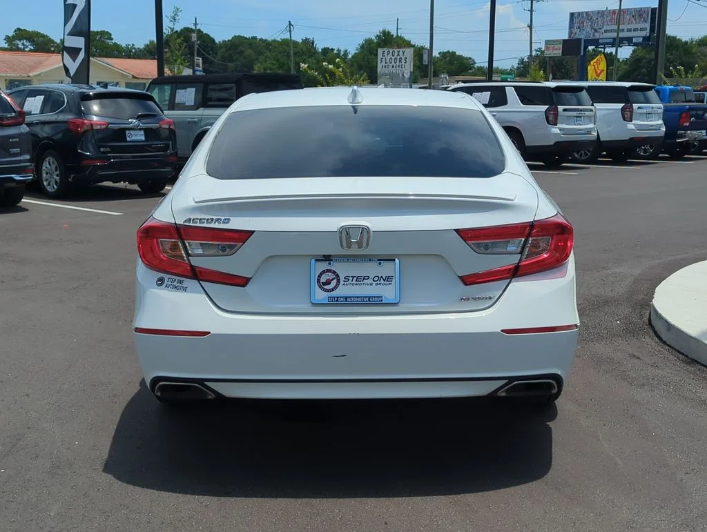 Used 2018  Honda Sport image 6
