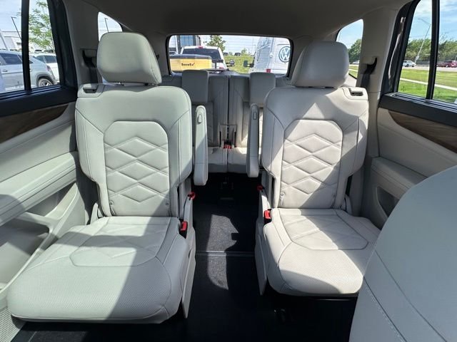 New 2026 Pure Gray Volkswagen 2.0T SE w/Technology image 27