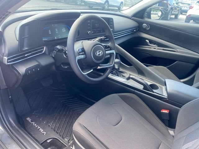 Used 2025 Gray Hyundai SE image 6