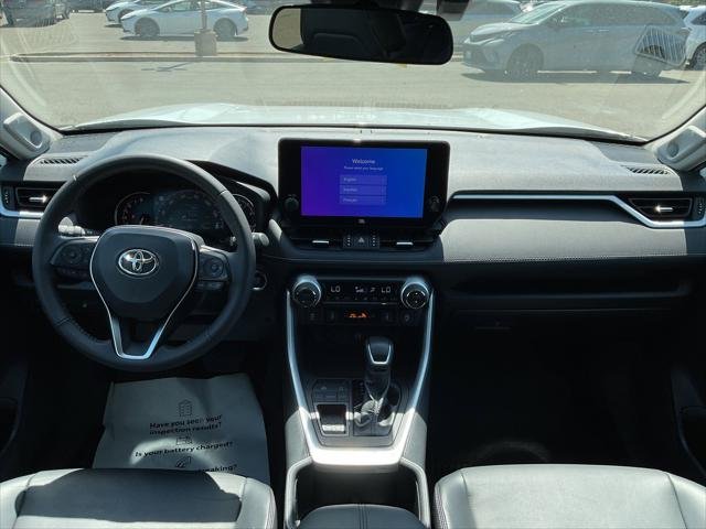 Certified Used 2023 PLATINUM WHITE PEARL MC. Toyota  image 16
