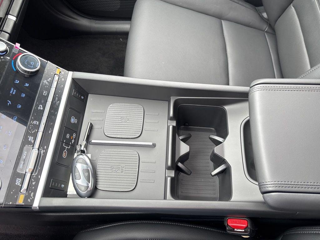 New 2026 White Hyundai Limited AWD image 29