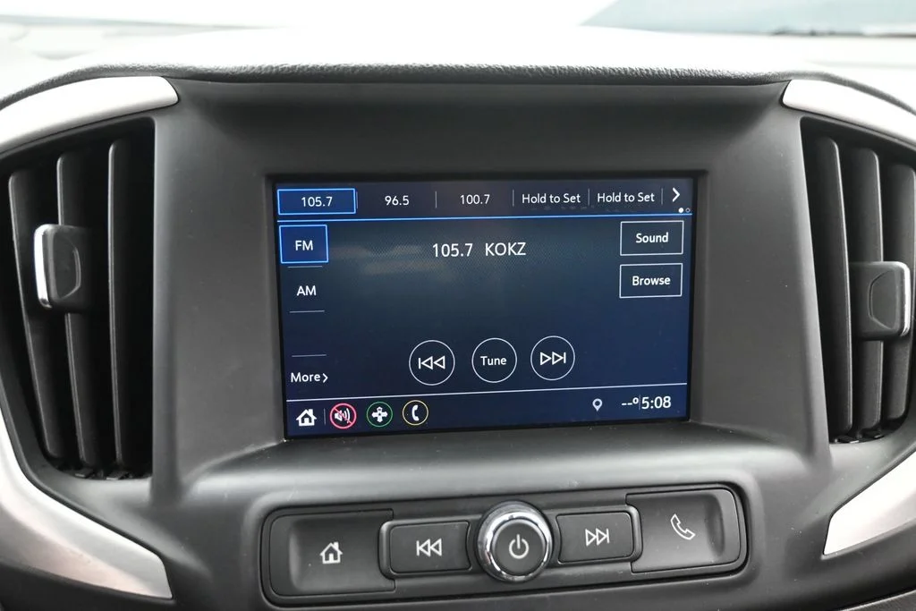 Used 2020 Black GMC SLE image 19