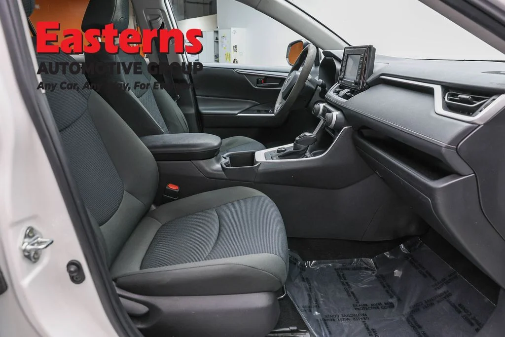 Used 2022 White Toyota LE image 24