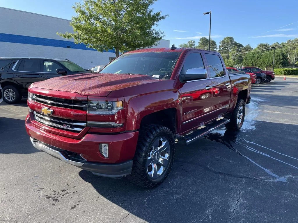 Used 2018 CAJUN RED TINTCOAT Chevrolet LTZ image 3