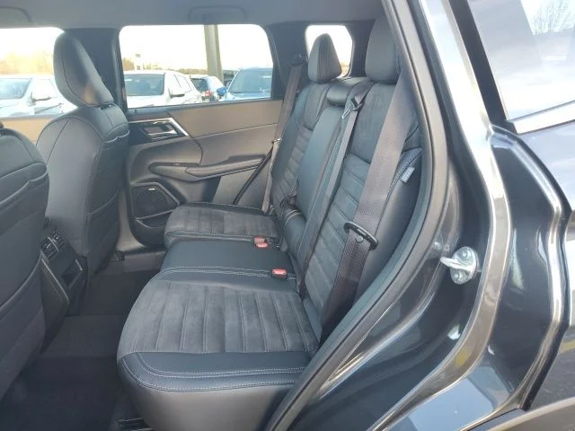 New 2026 Gray Mitsubishi SE image 26
