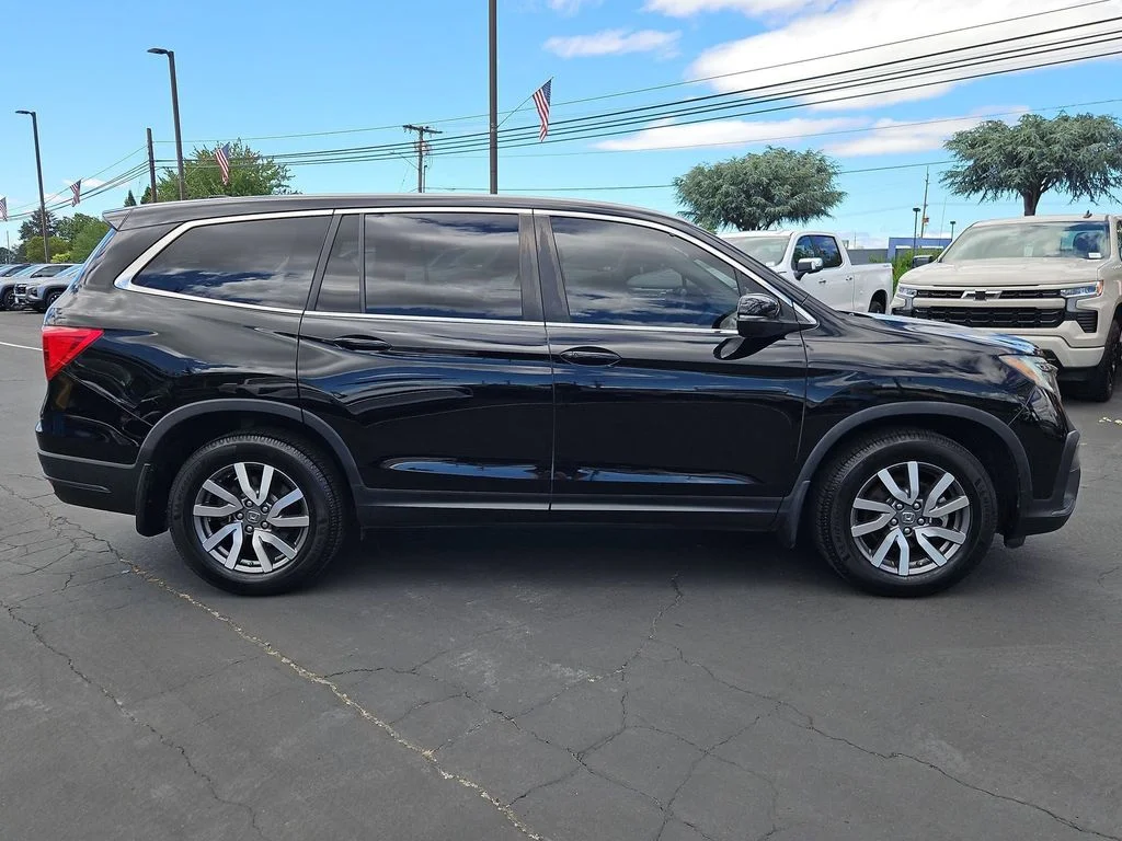 Used 2020 Black Forest Pearl Honda EX-L image 7