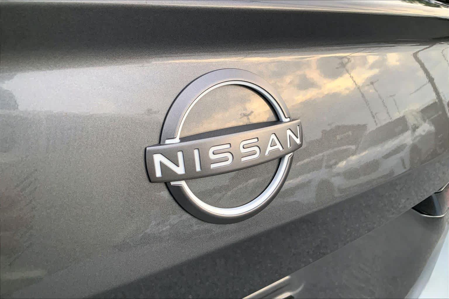 Used 2024 Gun Metallic Nissan 2.5 SV image 29