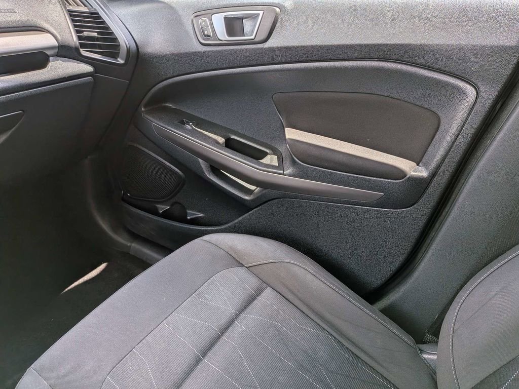 Used 2019 Black Ford SE image 17