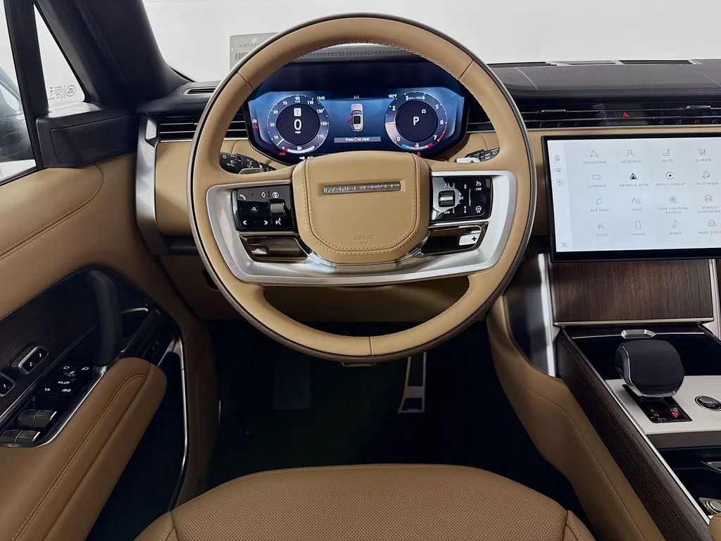 New 2026 Eiger Grey Land Rover SE image 25