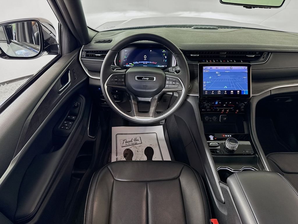 Used 2024 Silver Zynith Jeep 4xe image 4