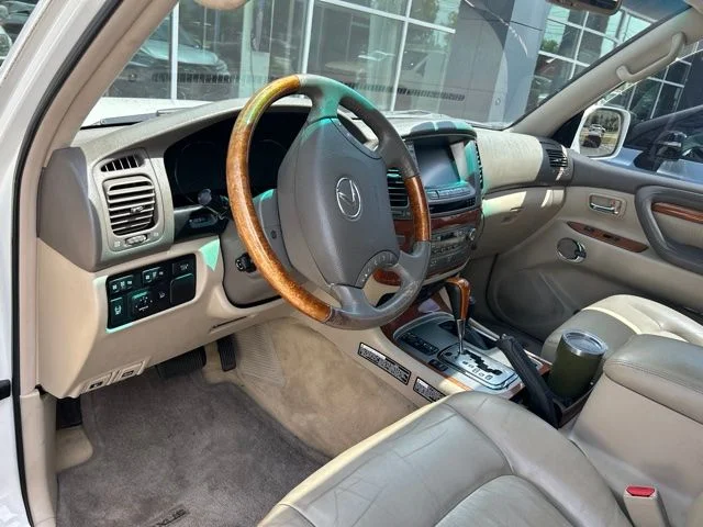 Used 2007 White Lexus 470 image 17