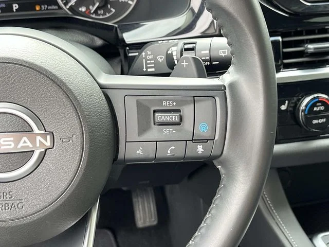 Used 2025 Silver Nissan SV image 31