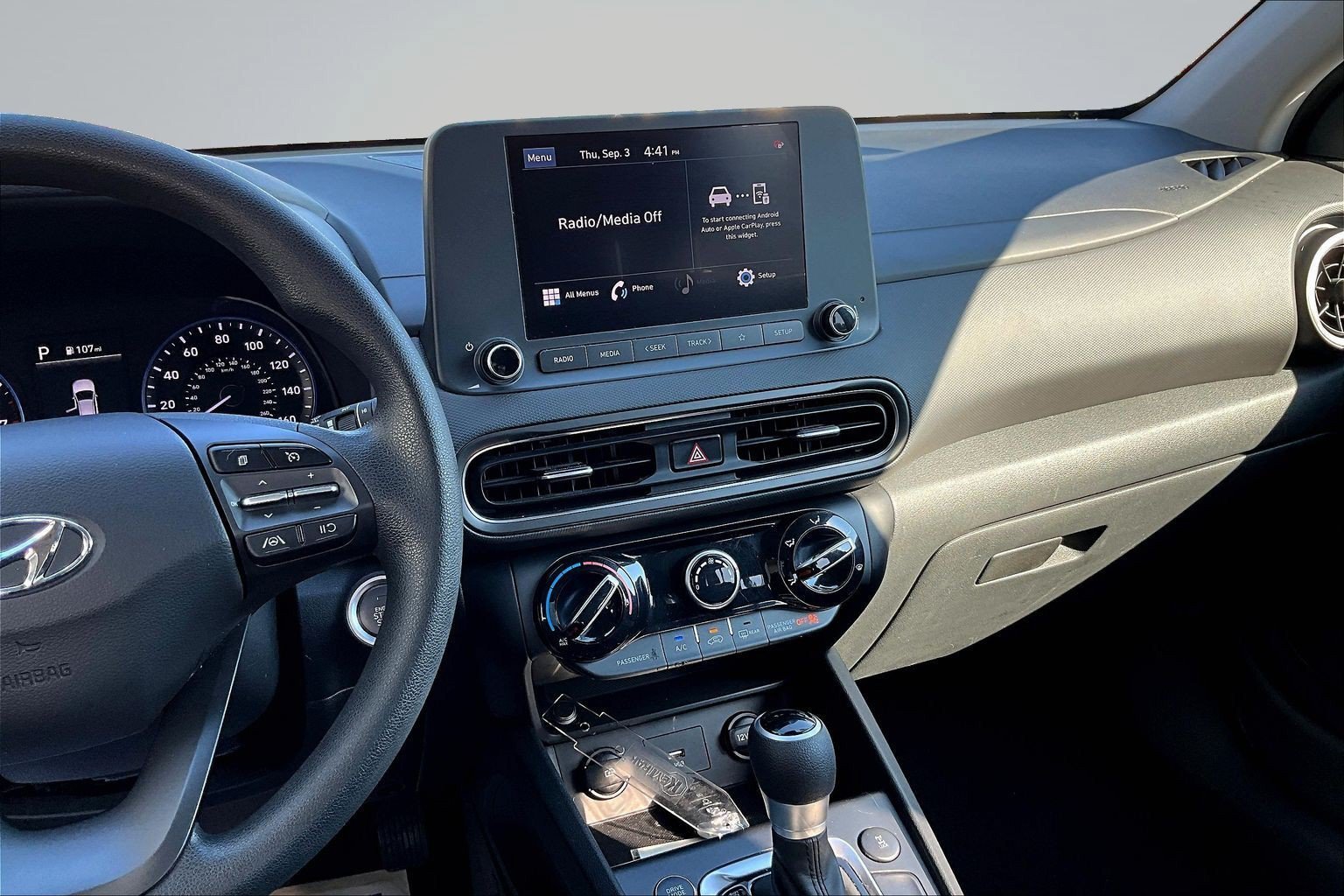 Used 2023 Gray Hyundai SEL image 8
