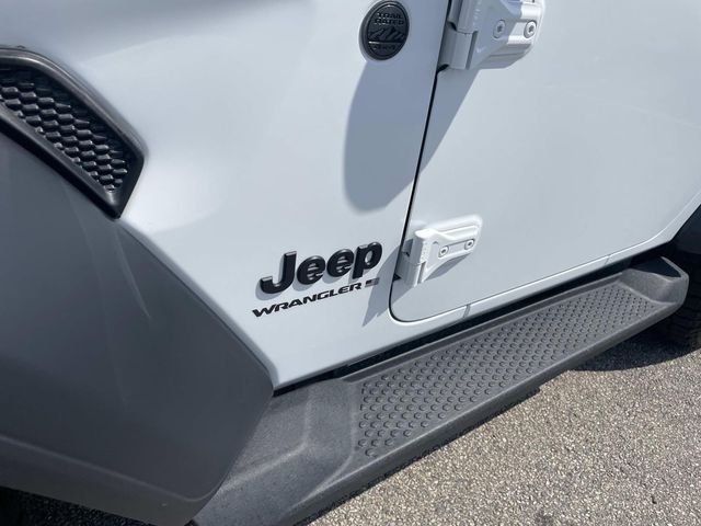 Certified Used 2024 Bright White Clearcoat Jeep Sport image 15