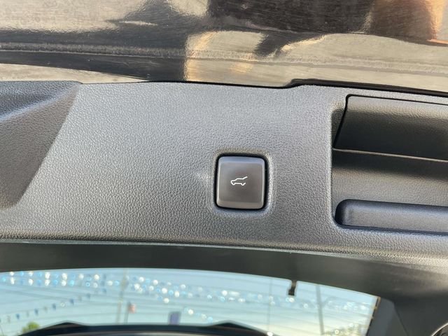 Used 2025 Black Metallic Ford ST-Line Select image 7