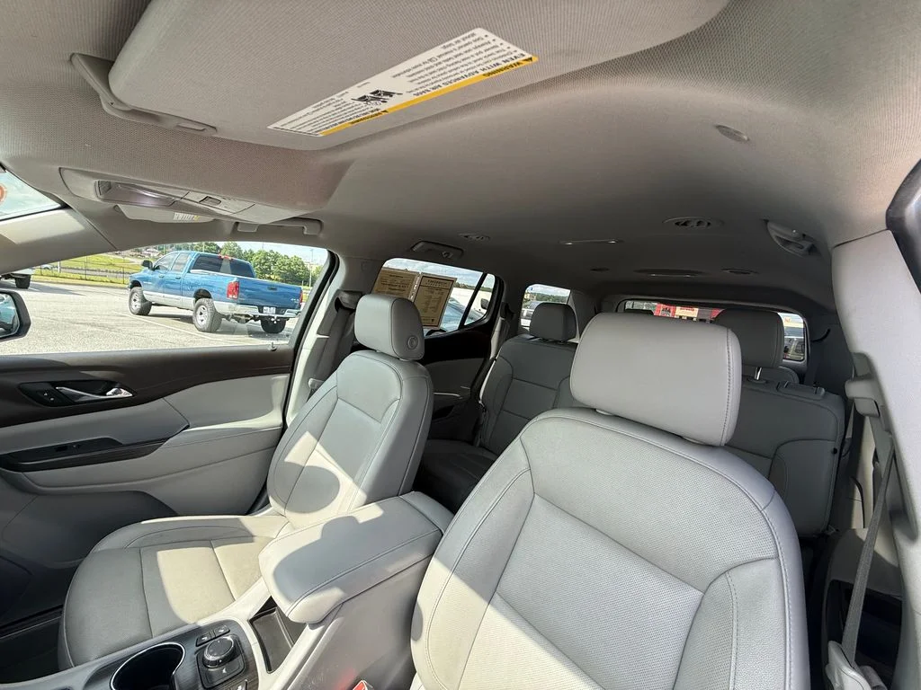 Used 2020 White GMC SLT image 21