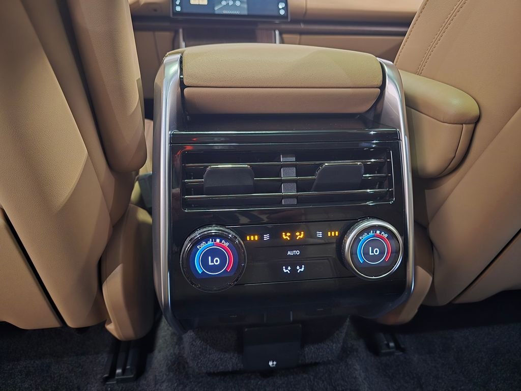 New 2026 Fuji White Land Rover SE image 23