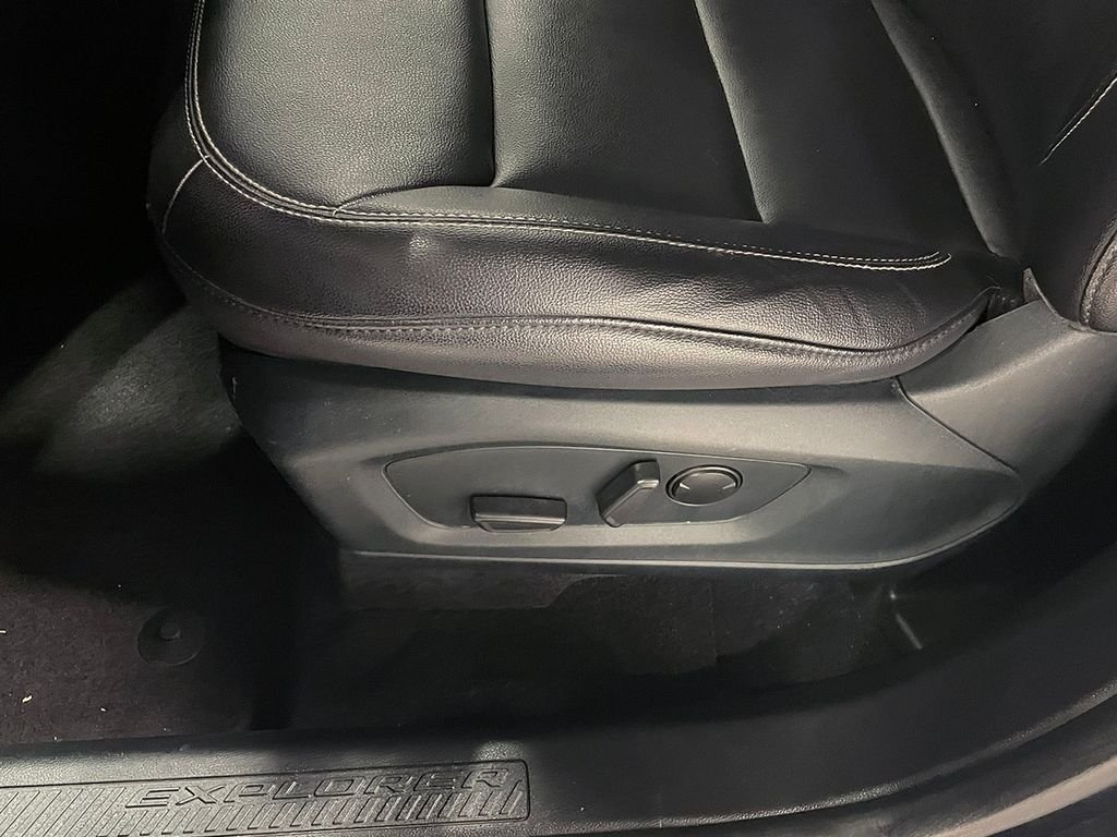 Used 2021 Black Ford XLT image 24